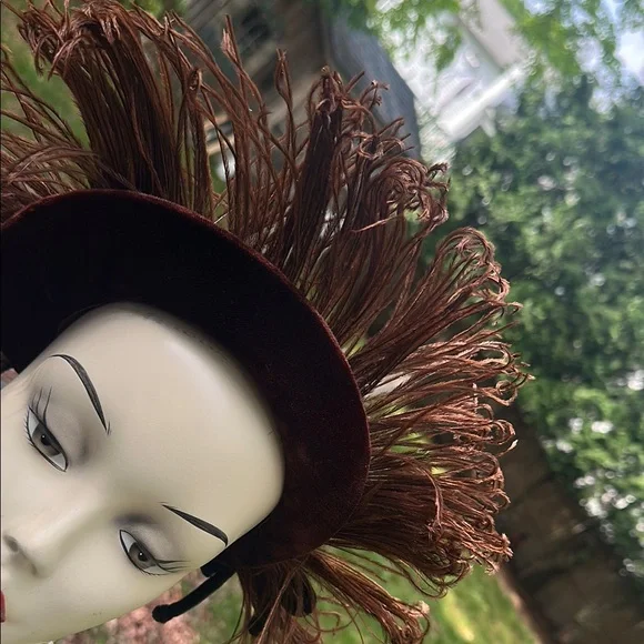 1940’s Vintage Ostrich Feathered Hat - Picture 5 of 6